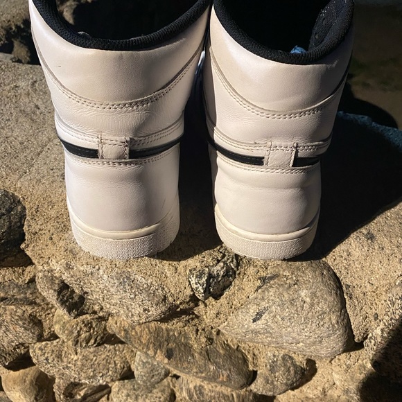 Used jordan mids OG ying yang whites main image 10